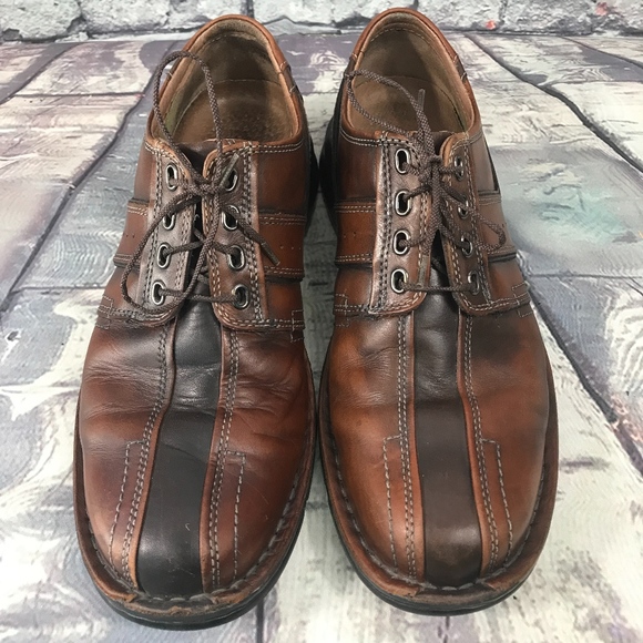 clarks touareg oxford